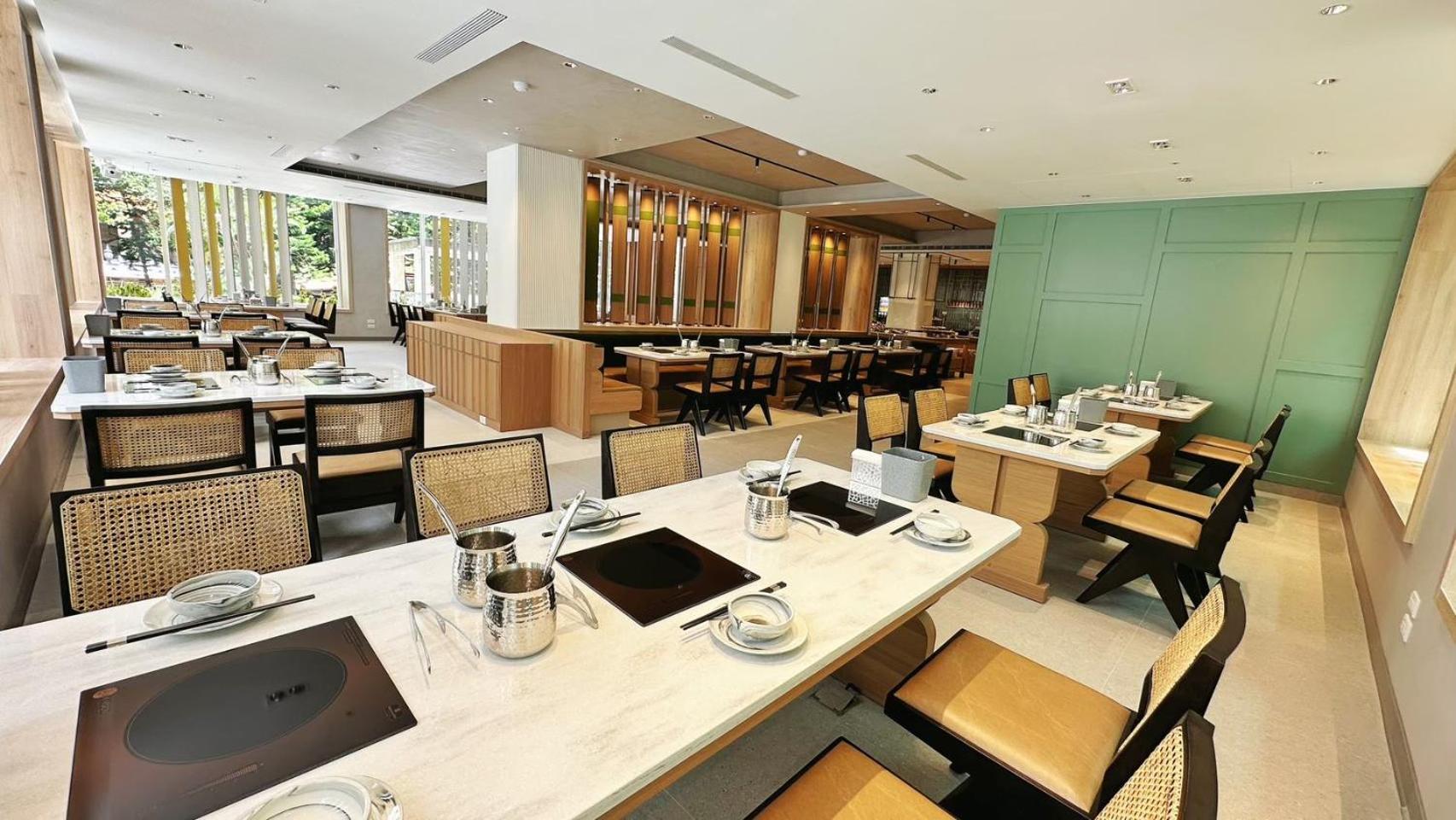 Hotel Royal Chihpin Wenquan Exterior foto The interior of the restaurant