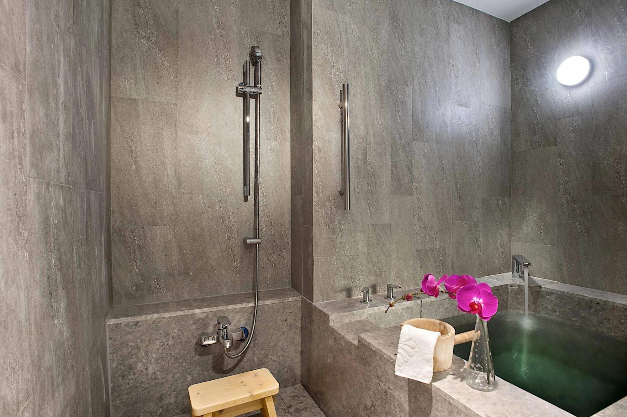 Hotel Royal Chihpin Wenquan Exterior foto Bathroom